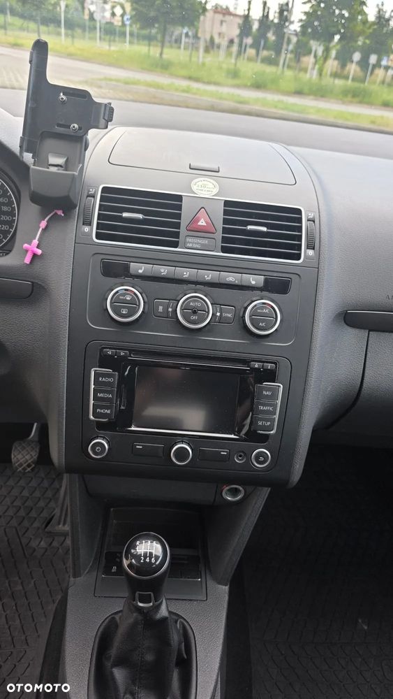 Volkswagen Touran 1.6 TDI DPF BlueMotion Technology Comfortline - 10