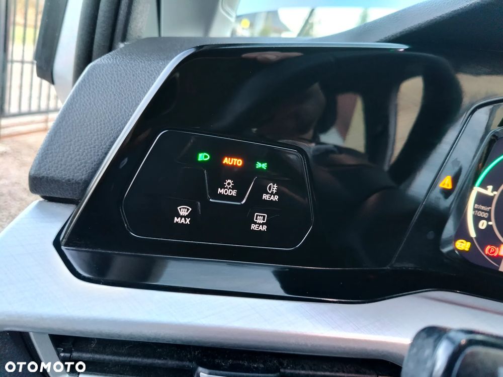 Volkswagen Golf - 17