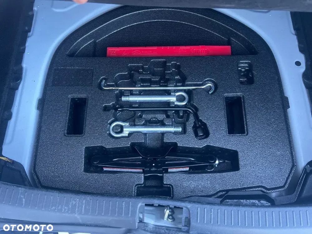 Toyota Corolla 1.6 Comfort - 30