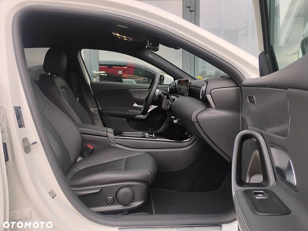 Mercedes-Benz Klasa A 200 Progressive 7G-DCT - 16