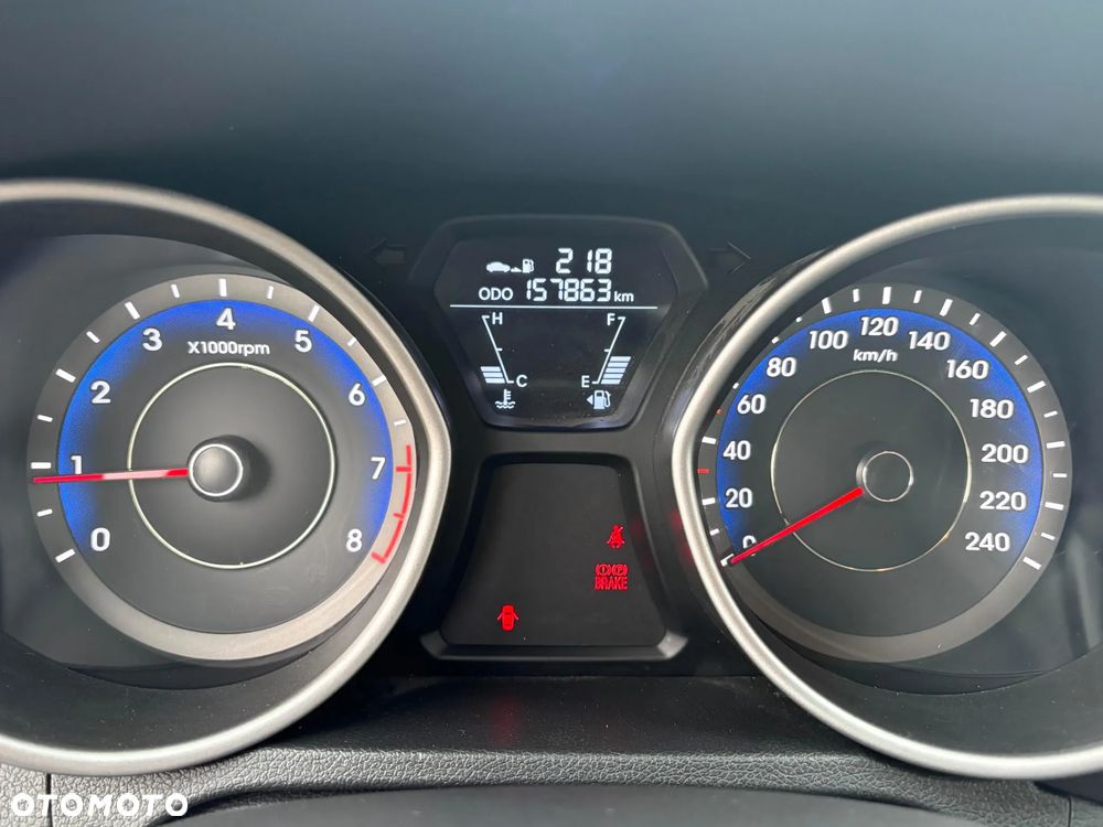 Hyundai Elantra 1.6 Comfort - 17