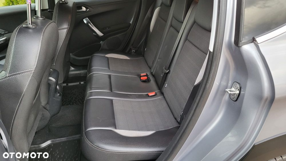 Peugeot 2008 1.2 Pure Tech Allure S&S - 12