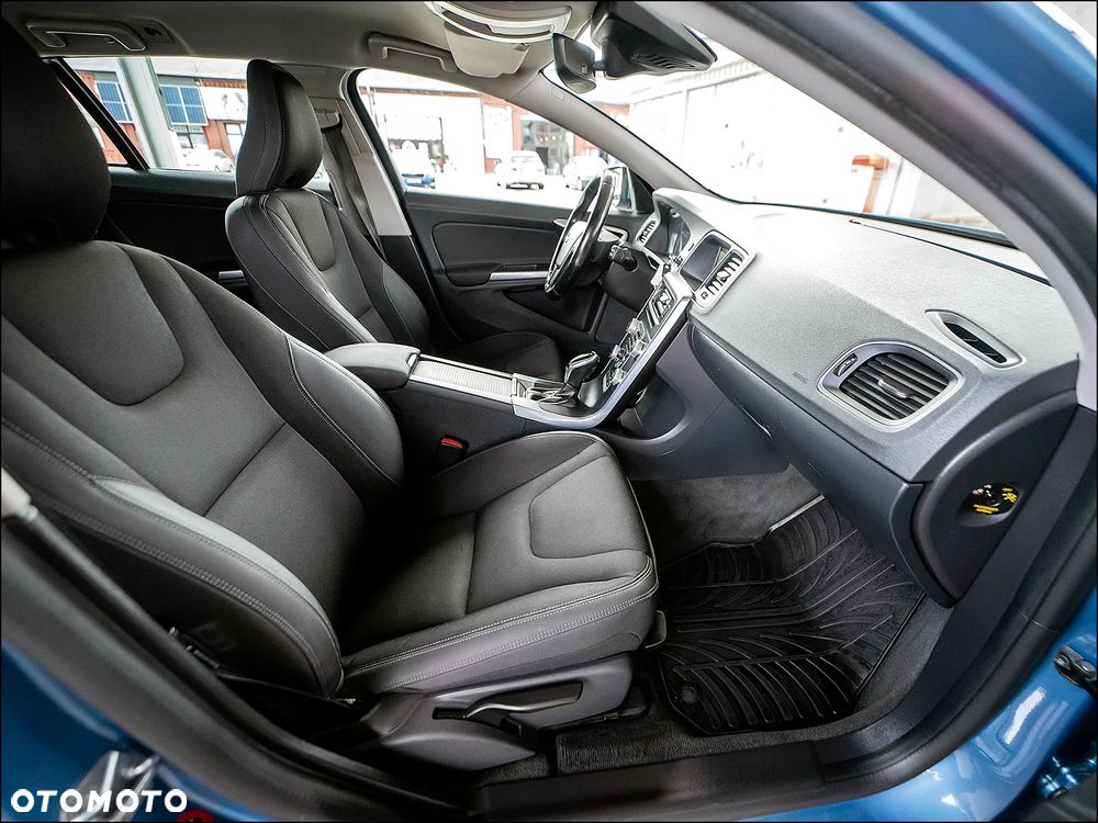 Volvo V60 D3 Geartronic Business Edition - 35