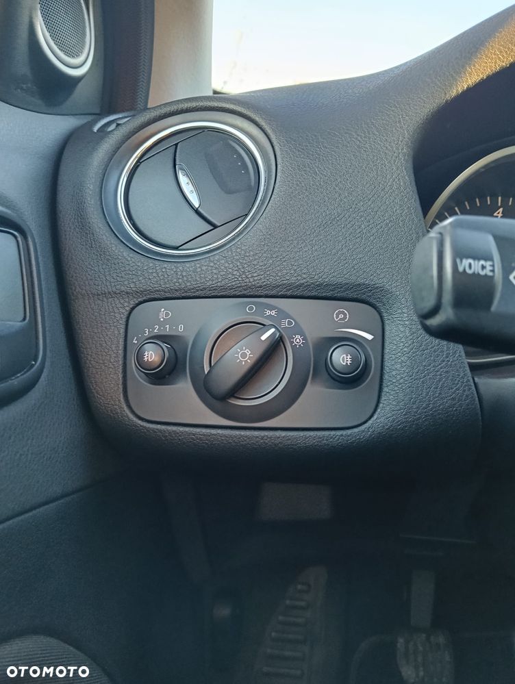 Ford Mondeo 2.0 Ghia - 14