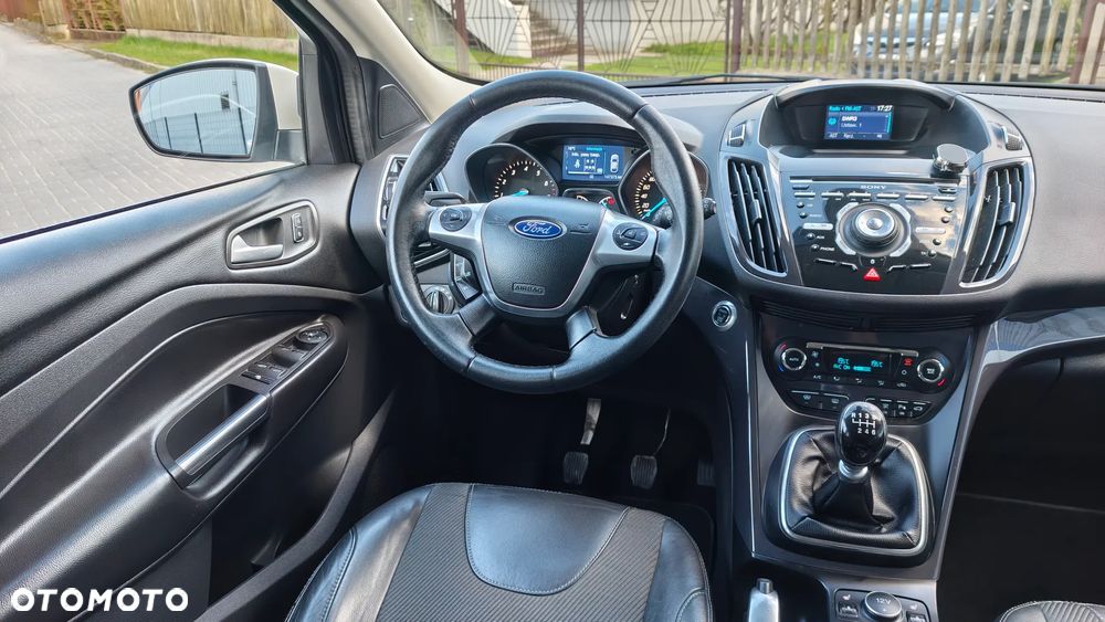 Ford Kuga 1.6 EcoBoost 2x4 Individual - 23