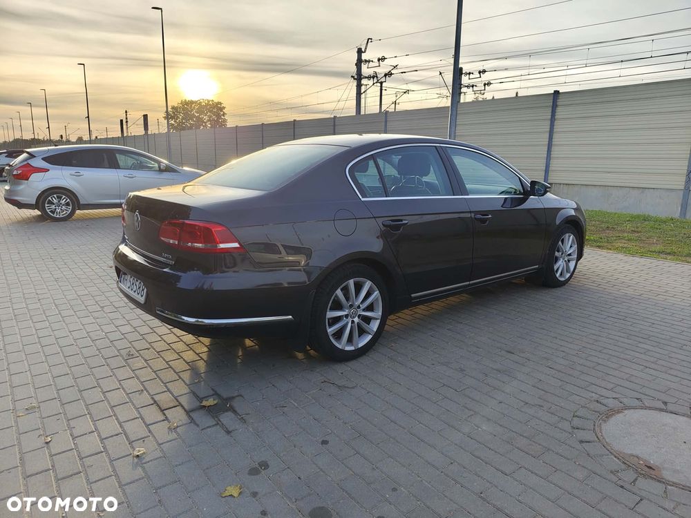 Volkswagen Passat - 20