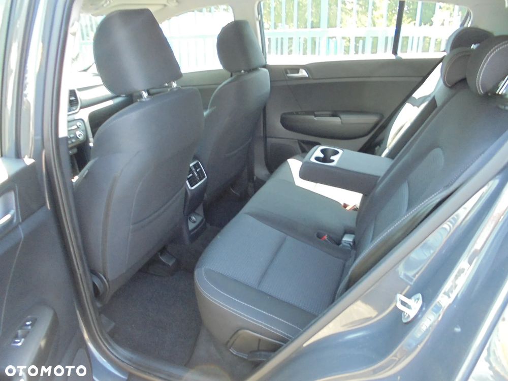 Kia Sportage 1.6 GDI 2WD DREAM-TEAM EDITION - 11