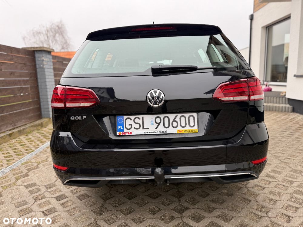Volkswagen Golf - 6