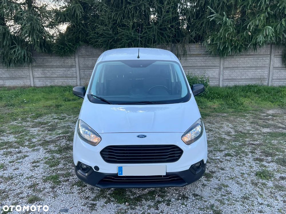 Ford Transit Courier - 2