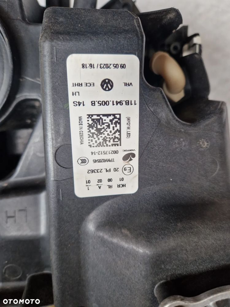 VW ID. 4 Lampa Lewa reflektor - 4