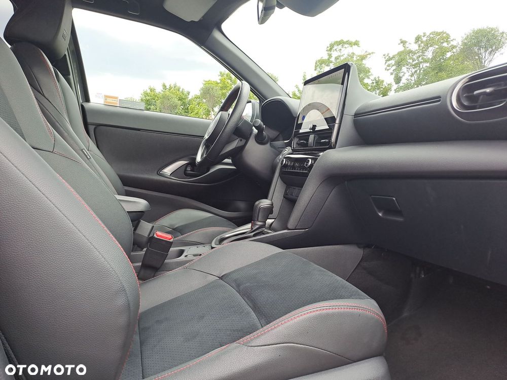 Toyota Yaris Cross Hybrid 1.5 GR Sport - 32