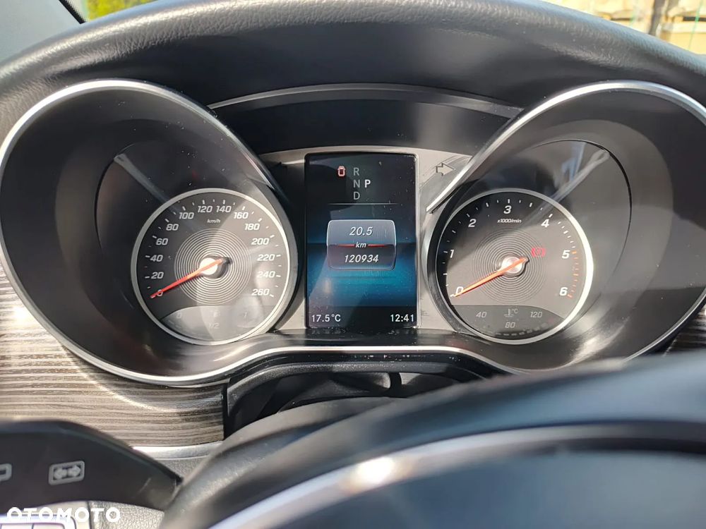 Mercedes-Benz Klasa V 300 d 4-Matic 9G-Tronic - 18