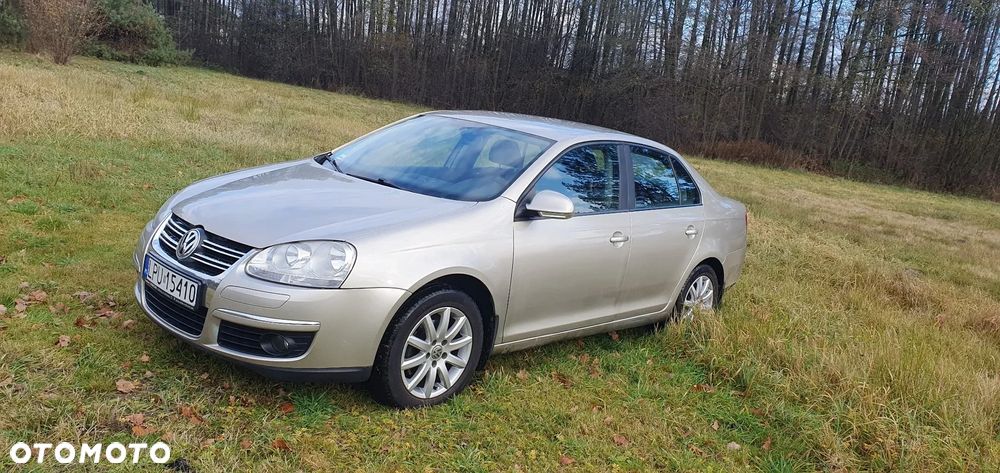 Volkswagen Jetta 1.6 FSI Comfortline - 1