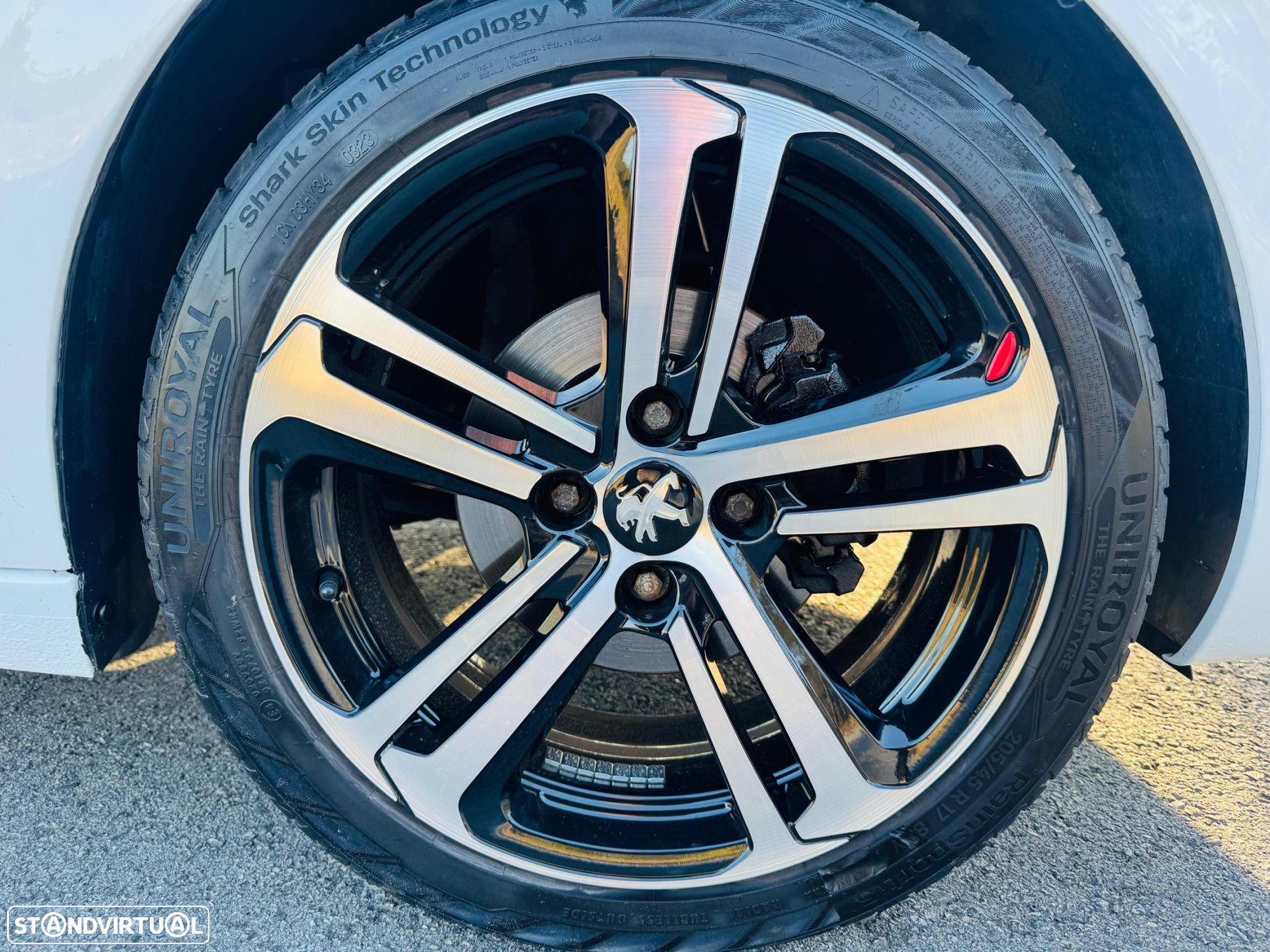 Peugeot 208 1.6 BlueHDi Style - 15