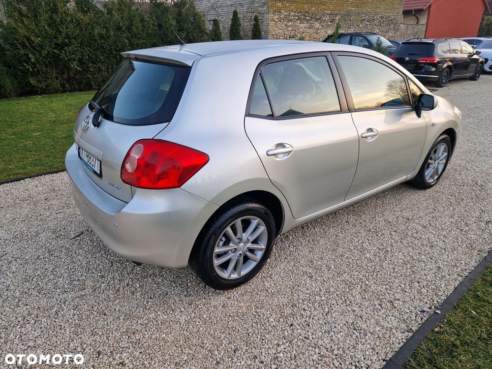 Toyota Auris 1.6 VVT-i Executive - 22