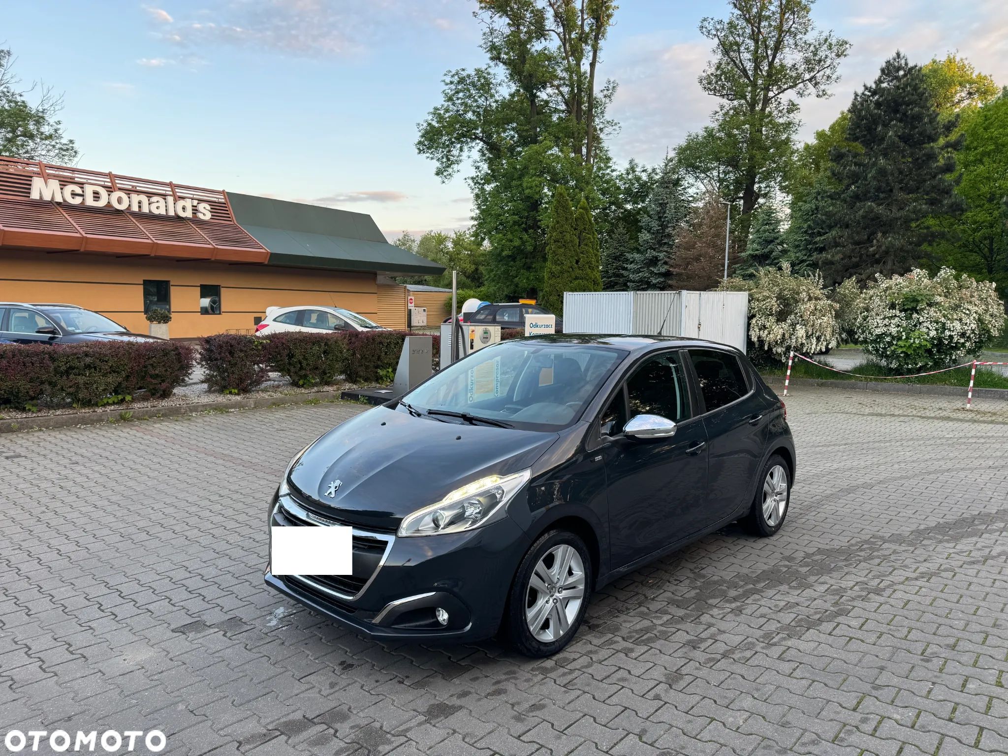 Peugeot 208 1.2 PureTech Style - 1