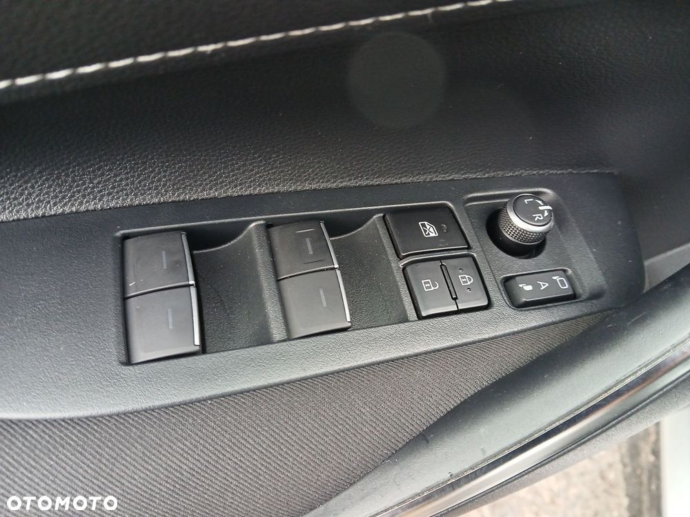 Toyota Corolla 2.0 Hybrid Comfort - 41