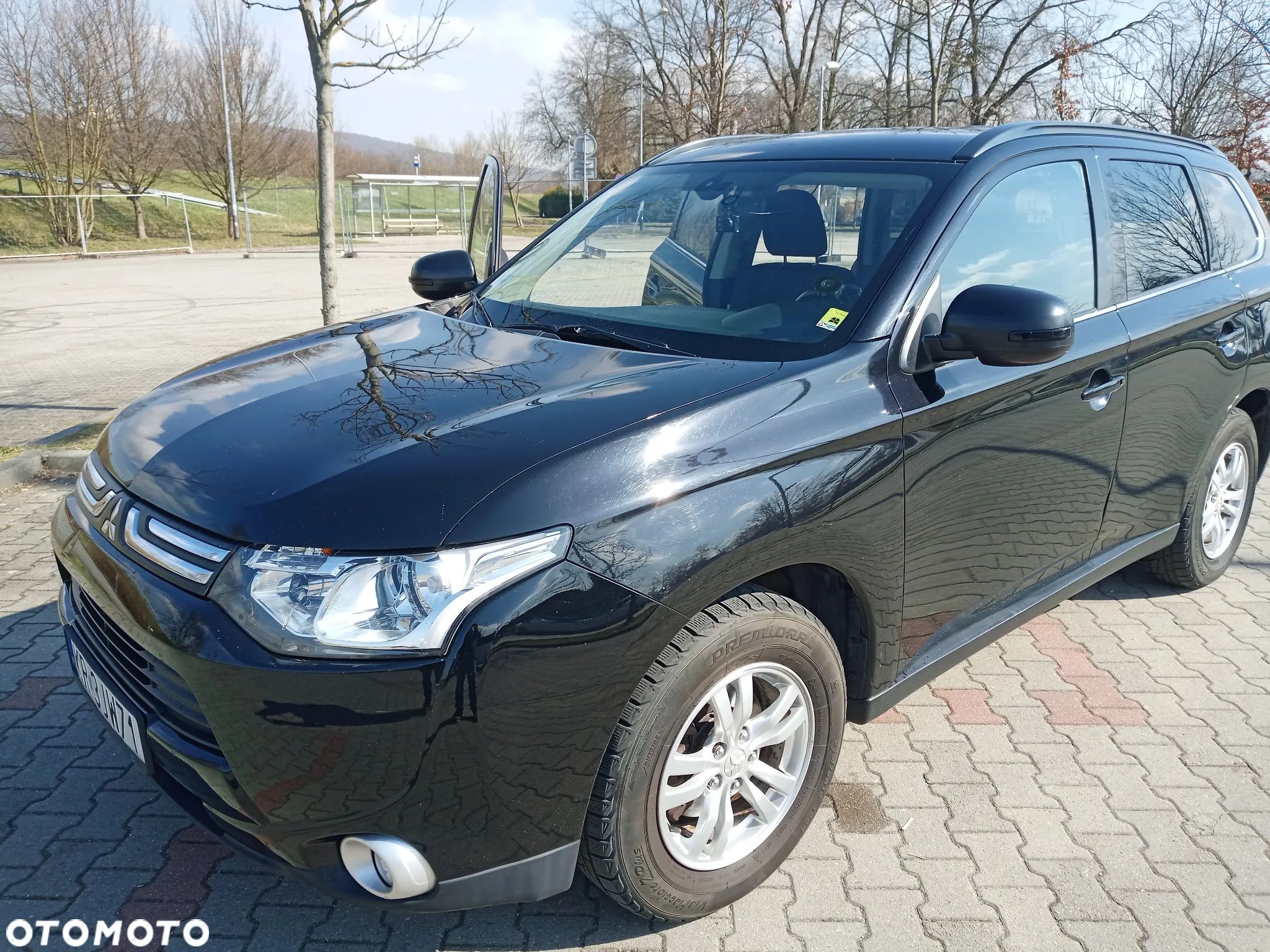 Mitsubishi Outlander - 1
