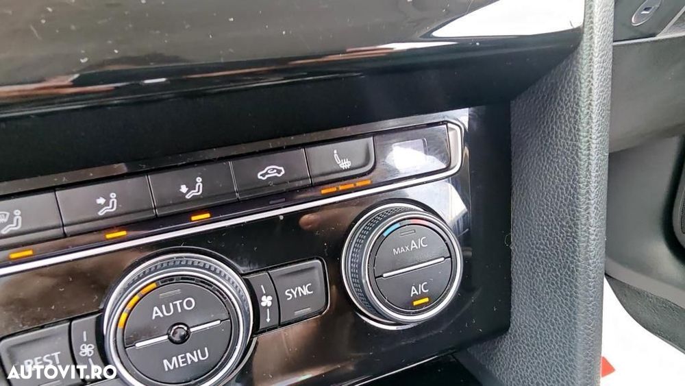 Volkswagen Passat - 25