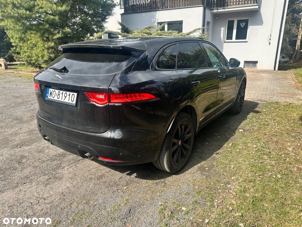Jaguar F-Pace 25t AWD R-Sport - 3