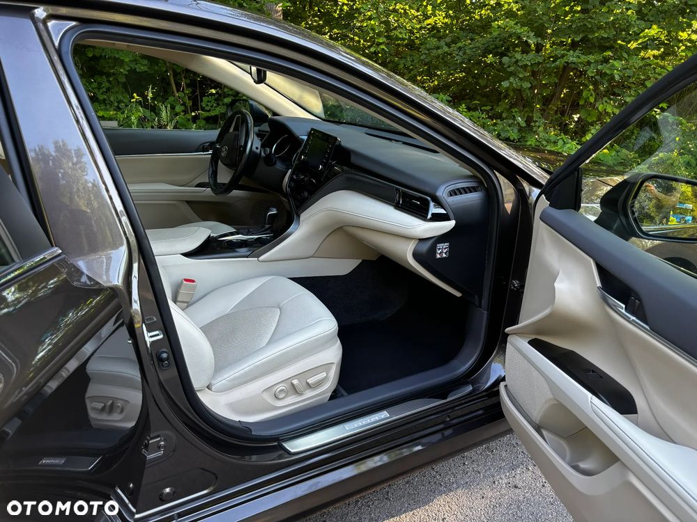 Toyota Camry 2.5 Hybrid Comfort CVT - 8