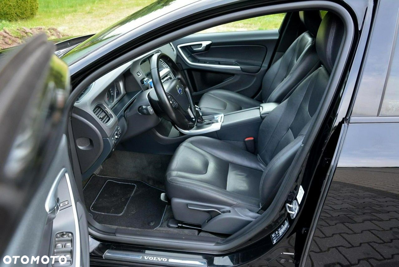 Volvo V60 D4 Geartronic Momentum Pro - 20