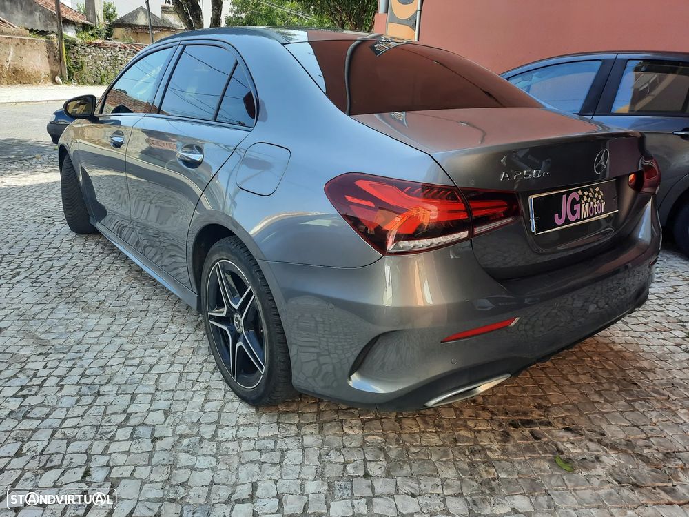 Mercedes-Benz A 250 Limousine e 8G-DCT AMG Line - 4