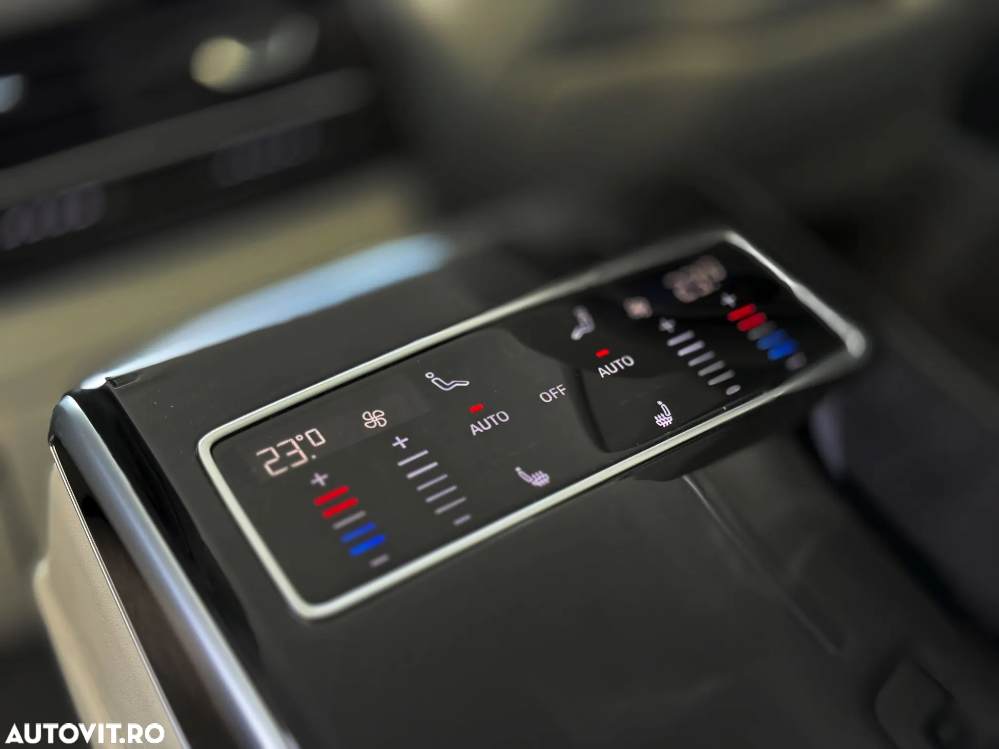 Audi A8 55 TFSI quattro Tiptronic MHEV - 33