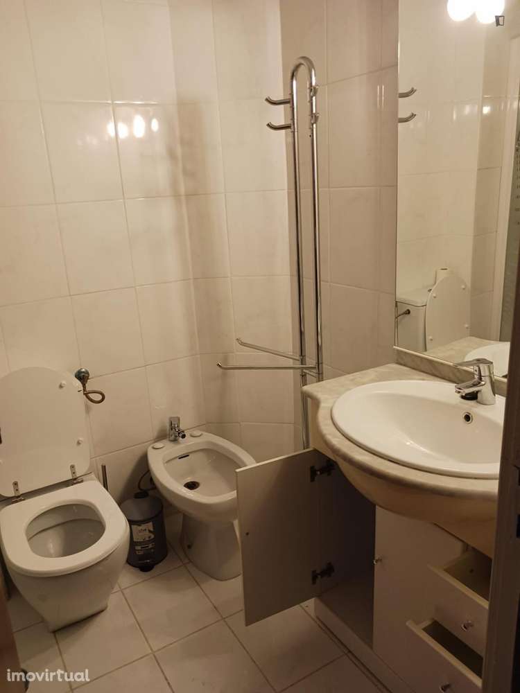 Quarto - localizado em Cedofeita Porto - Grande imagem: 4/4