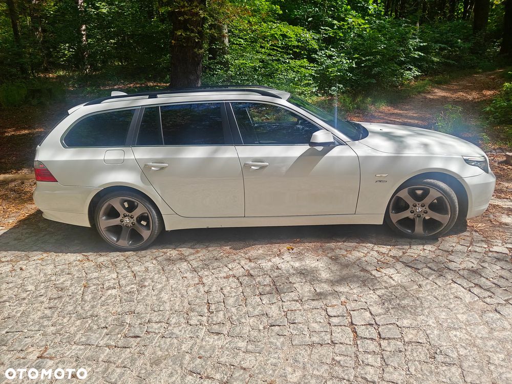 BMW Seria 5 525d xDrive - 2