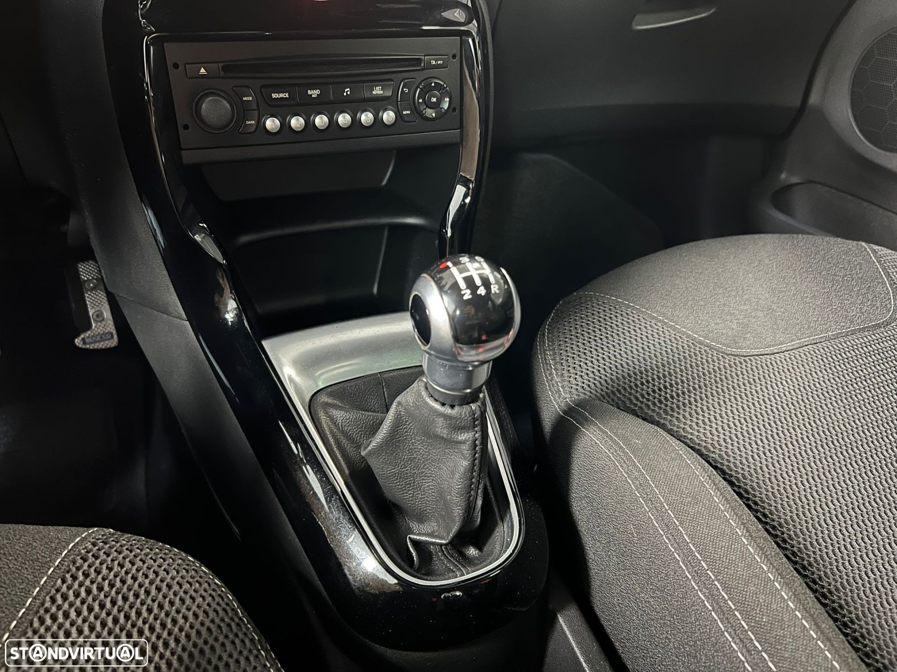 Citroën DS3 1.6 e-HDi So Chic - 11