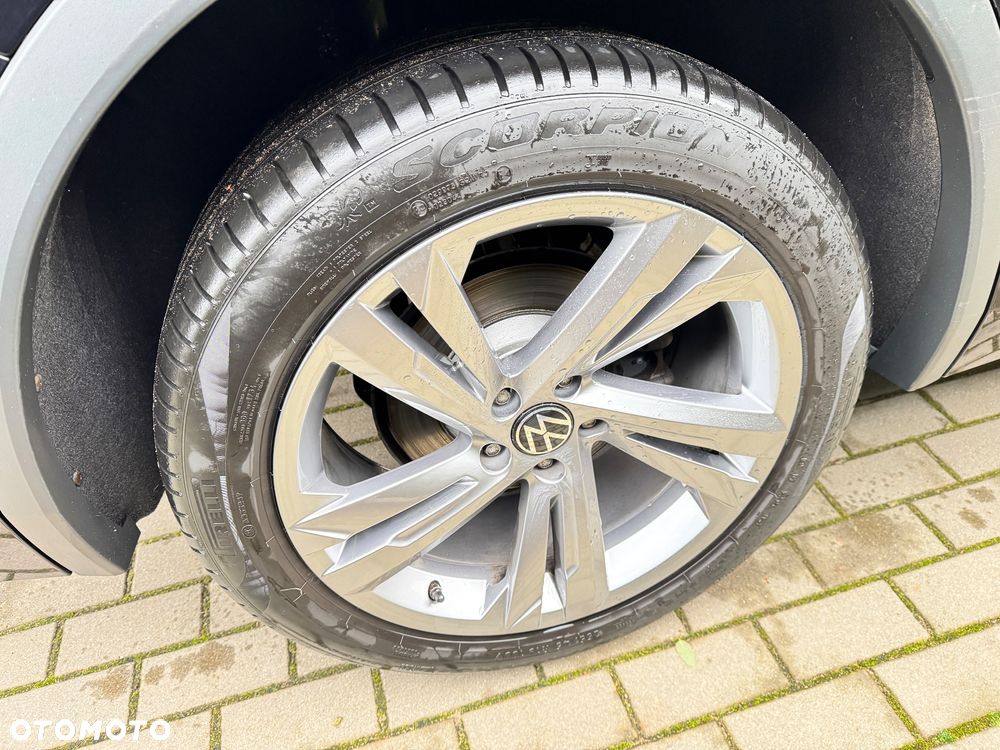 Volkswagen Tiguan 2.0 TDI SCR 4MotION DSG R-Line - 11