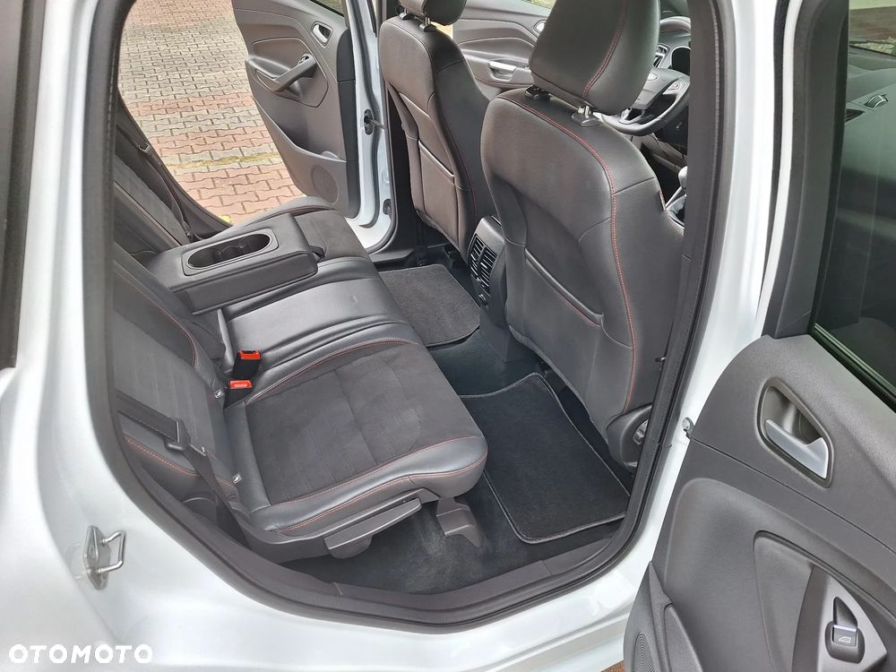 Ford Kuga 1.5 EcoBoost 2x4 ST-Line - 12