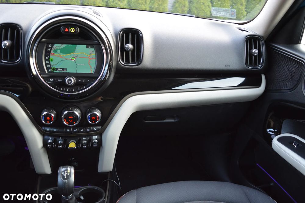 MINI Countryman Cooper SE ALL4 Shadow Edition - 11