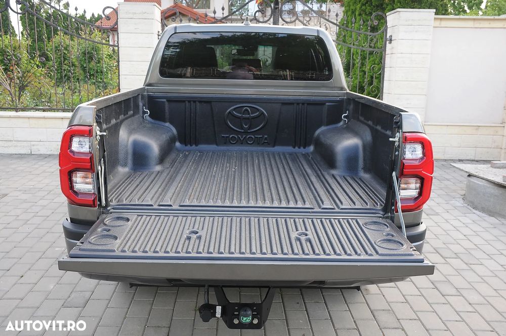 Toyota Hilux 2.8D 204CP 4x4 Double Cab AT Invincible Color Edition - 5