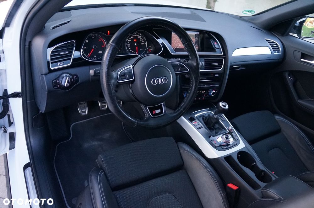Audi A4 Avant 2.0 TDI DPF clean diesel S line Sportpaket - 24