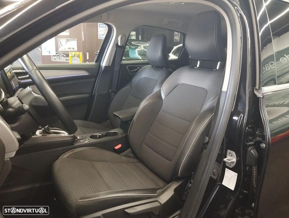 Renault Arkana 1.6 E-Tech Intens — fotografia 17