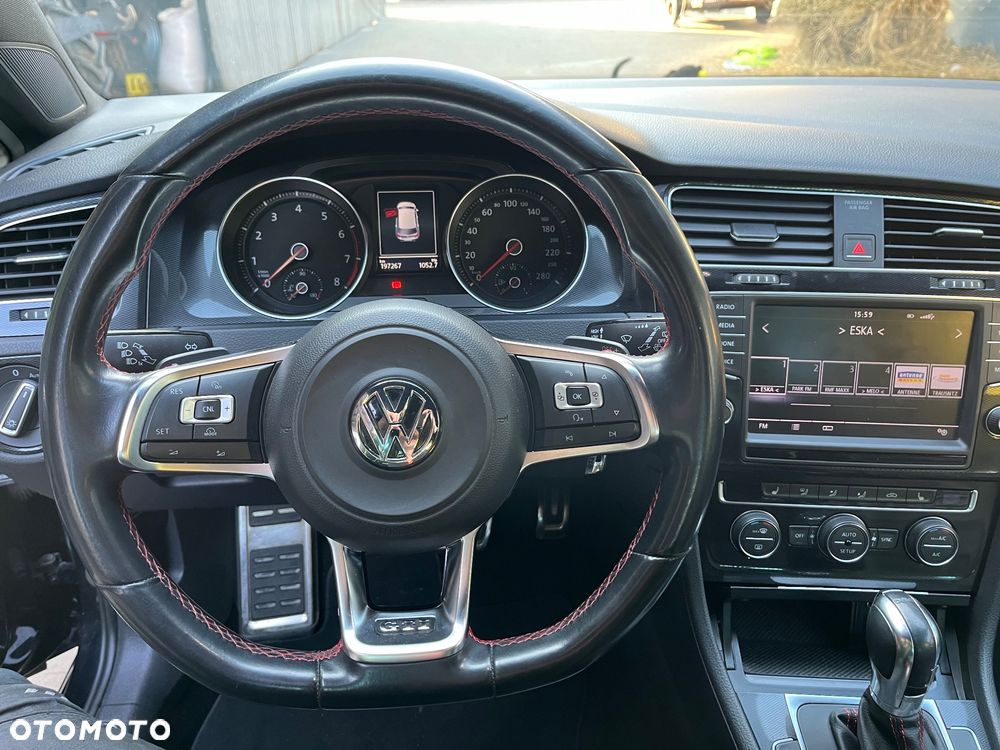 Volkswagen Golf - 5