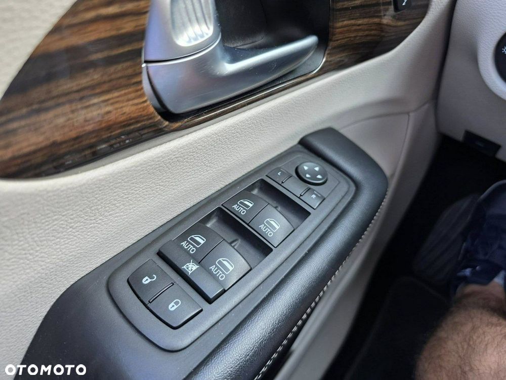 Chrysler Pacifica - 14