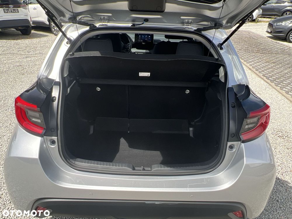 Toyota Yaris Hybrid 1.5 Style - 13