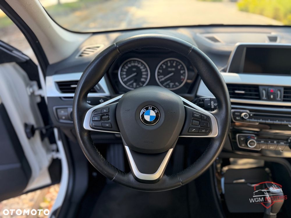 BMW X1 xDrive20i Advantage - 16