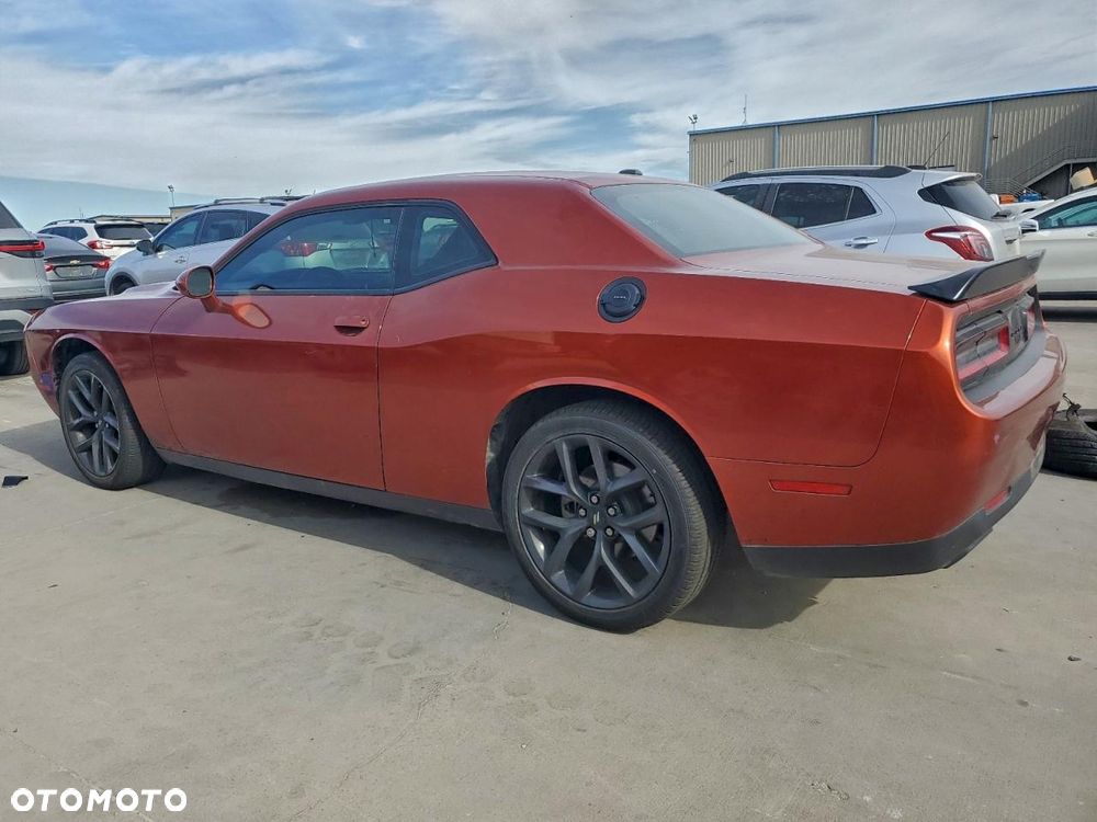 Dodge Challenger - 2