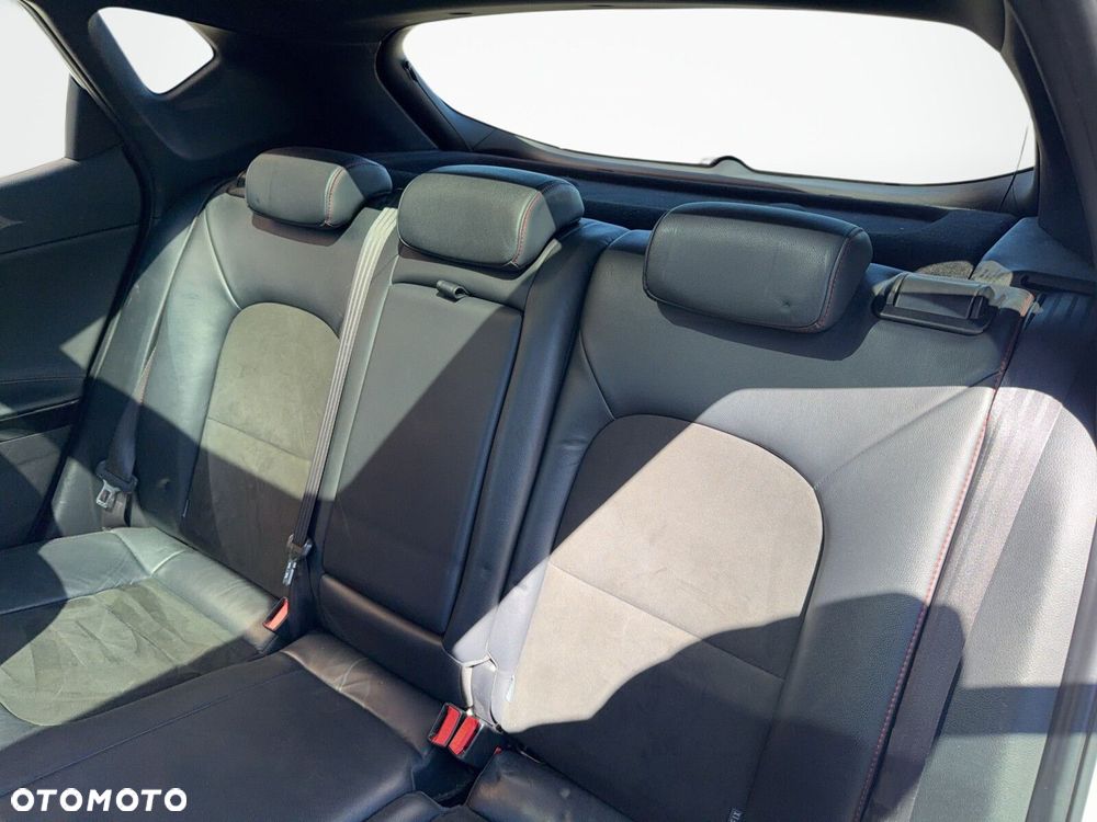 Kia Ceed 1.6 T-GDI GT - 25