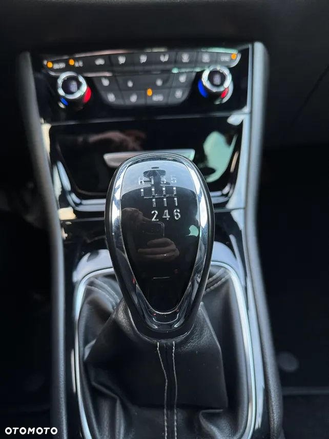 Opel Astra 1.4 Turbo Start/Stop Dynamic - 19