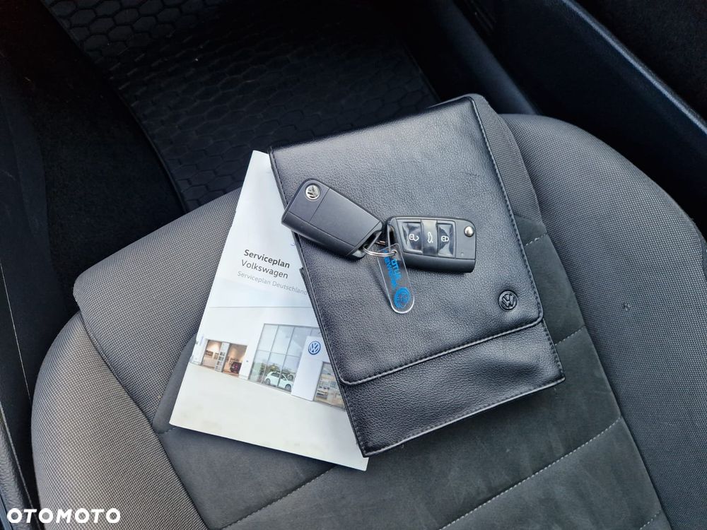 Volkswagen Golf - 32