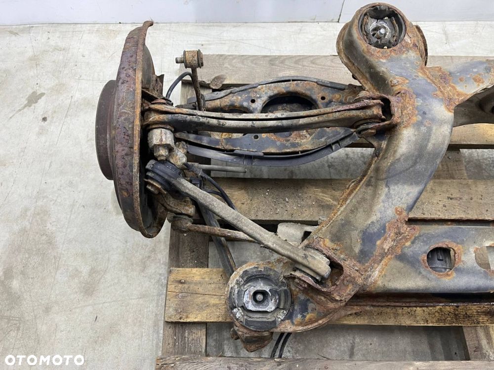 Belka zawieszenia Mercedes w210 KOMBI 95-02r. kompletna tylna oś wózek zwrotnice czujniki ABS - 7