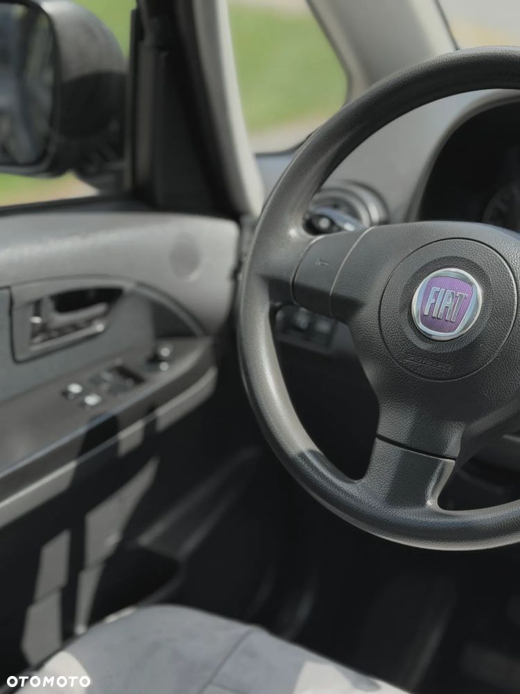 Fiat Sedici - 12