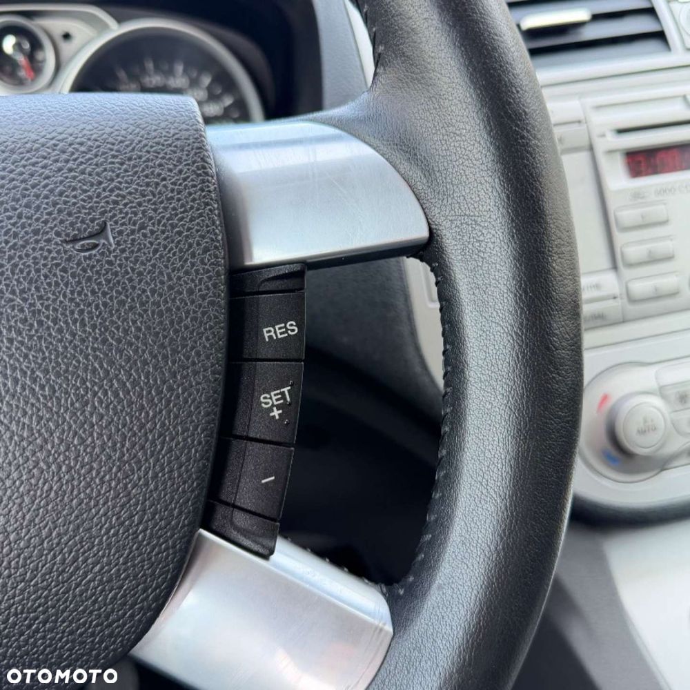 Ford Kuga - 24