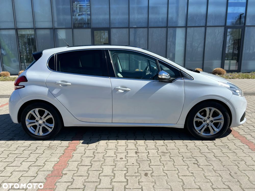 Peugeot 208 - 4