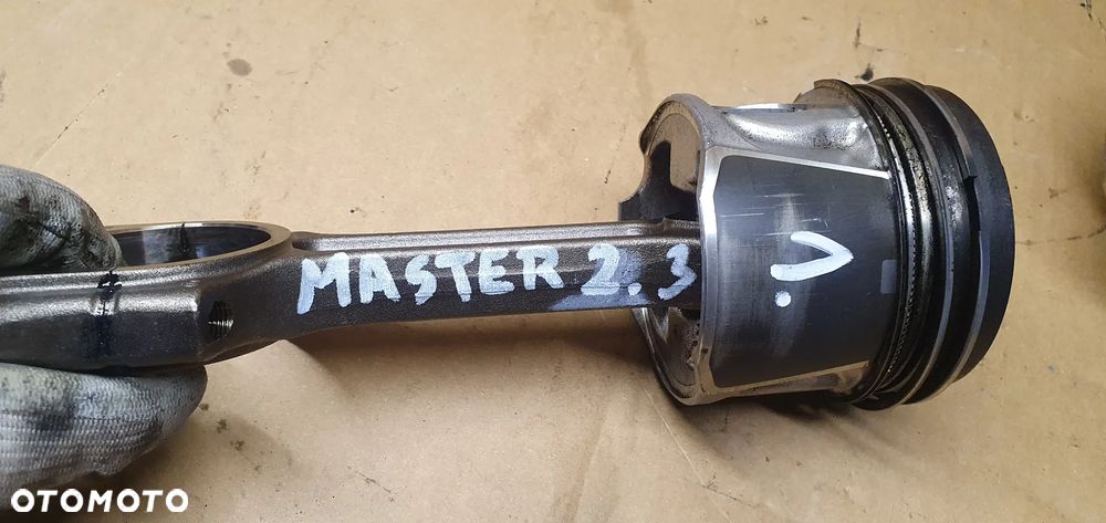 Tłok z korbowodem korbowód Opel Movano B Master III 2.3 DCI - 6